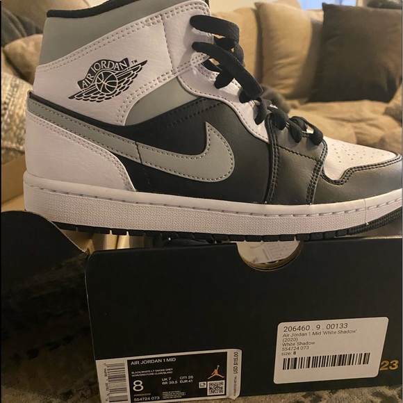 Air Jordan 1 mid white shadow - BRAND NEW - Picture 2 of 2